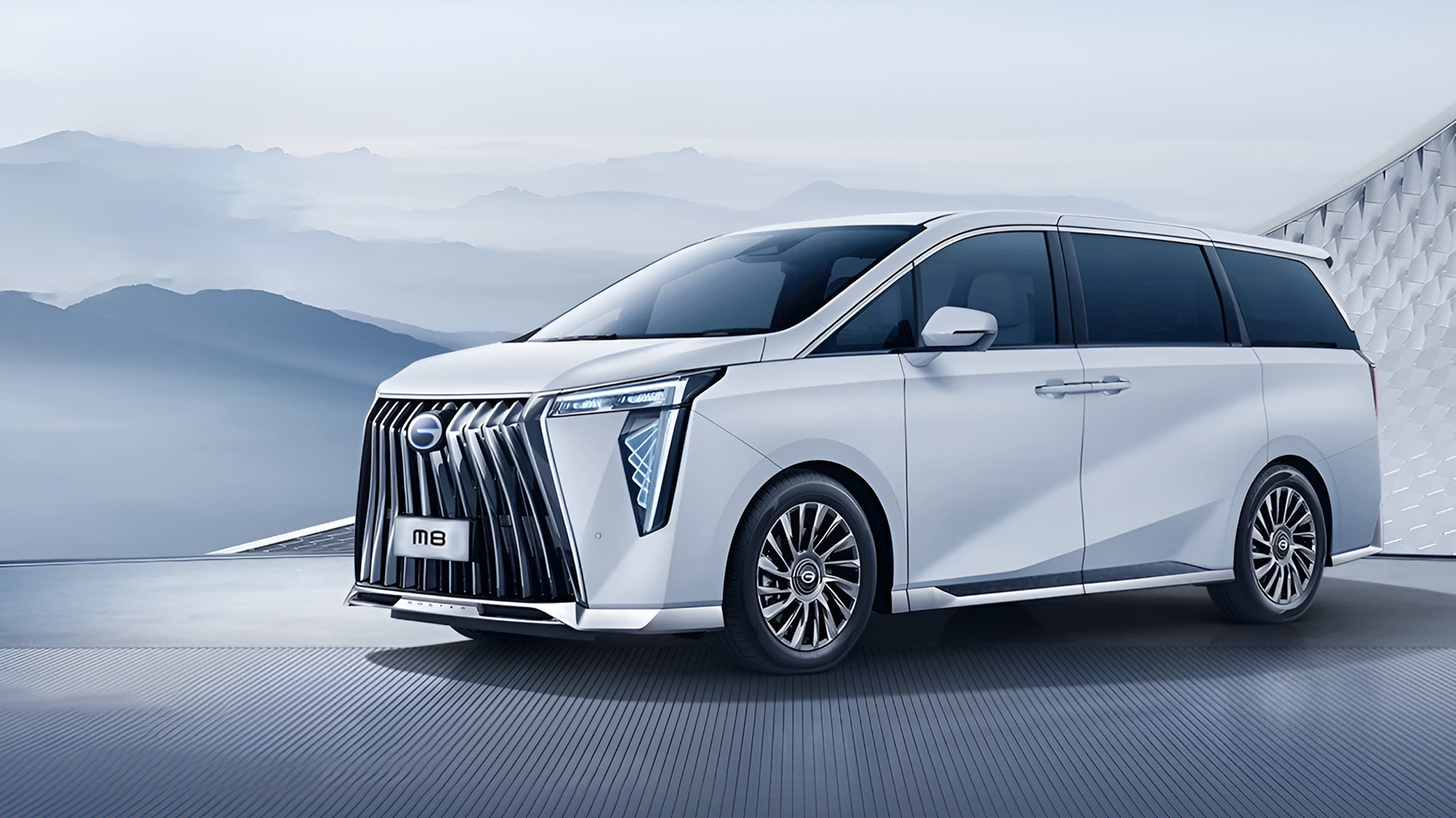 Компания AGR Automotive Group начала поставки ограниченной партии премиального минивэна GAC M8 в дилерские центры